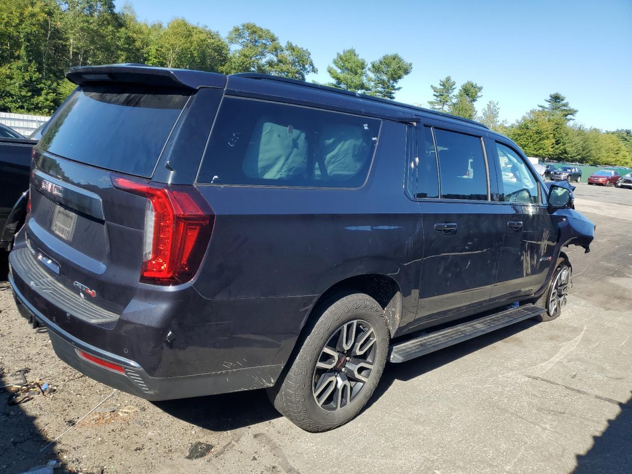 2023 GMC Yukon Xl K1500 At4 - Фото 3