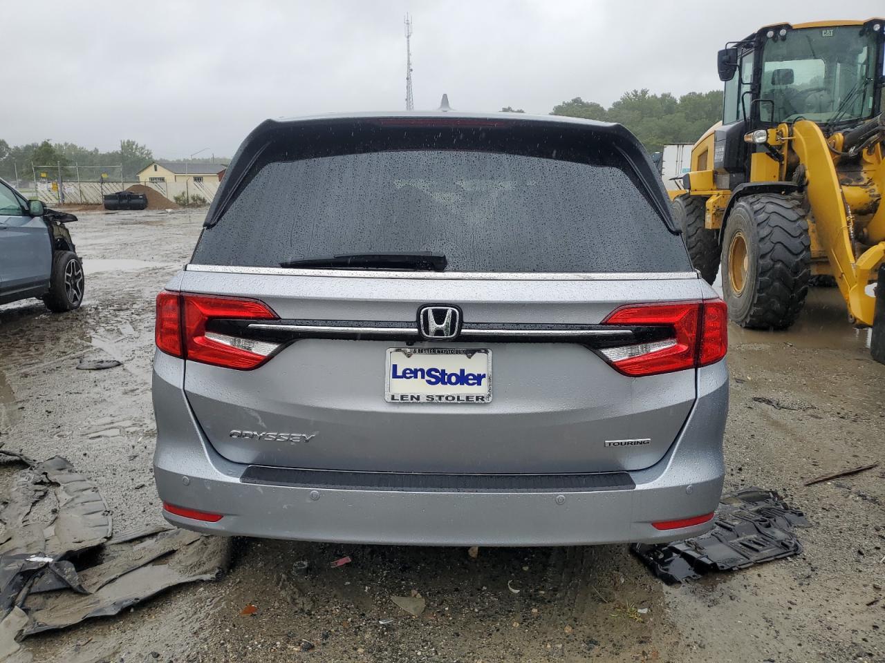 2022 Honda Odyssey Touring - Image 6