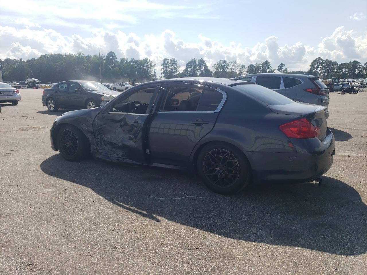 2011 Infiniti G37 - Фото 2