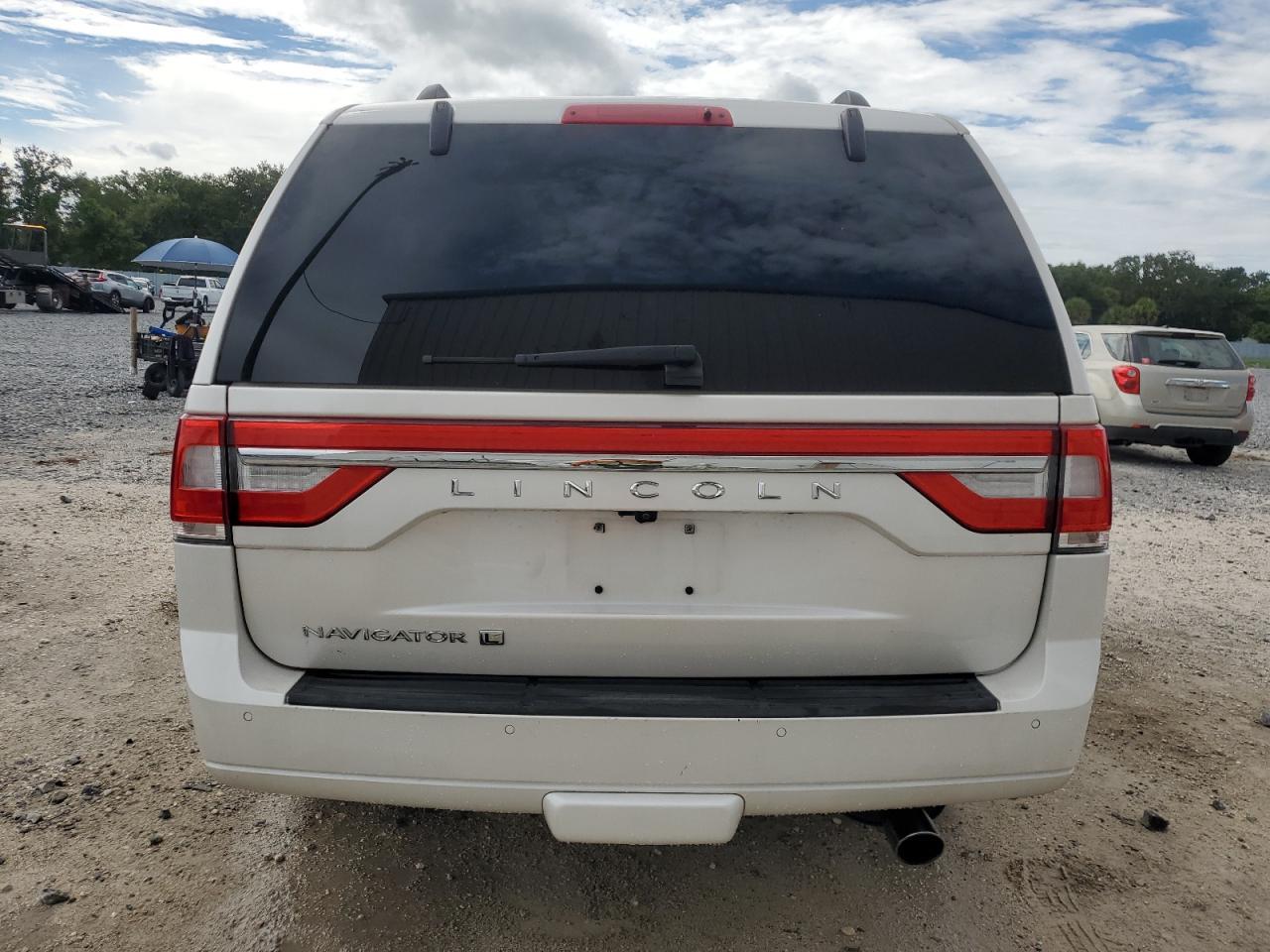 2017 Lincoln Navigator L Select - Фото 6
