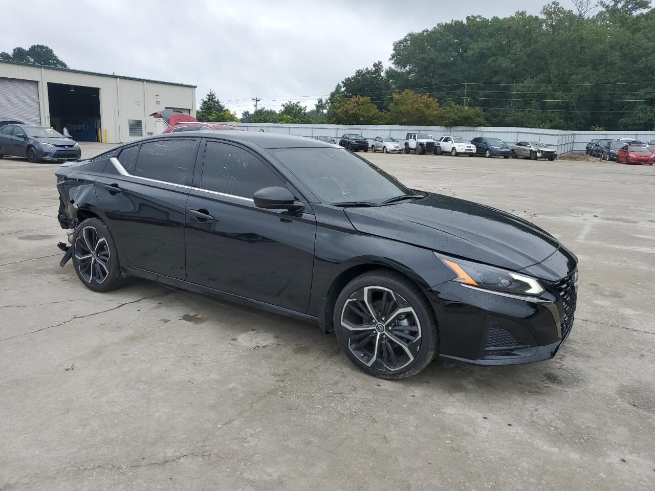 2024 Nissan Altima Sr - Фото 4