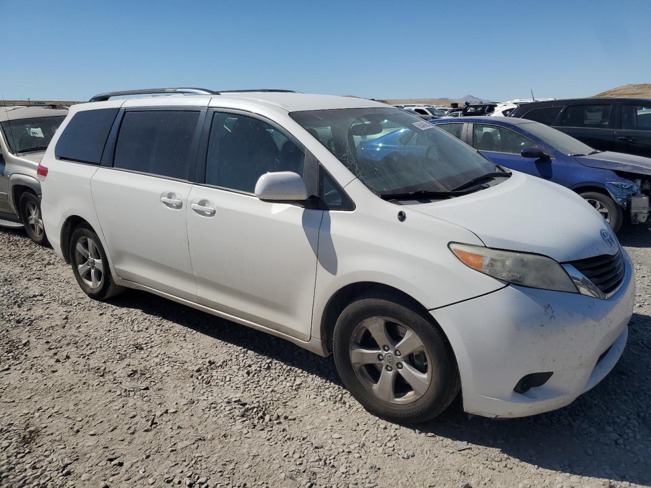 2011 Toyota Sienna Le - Фото 4