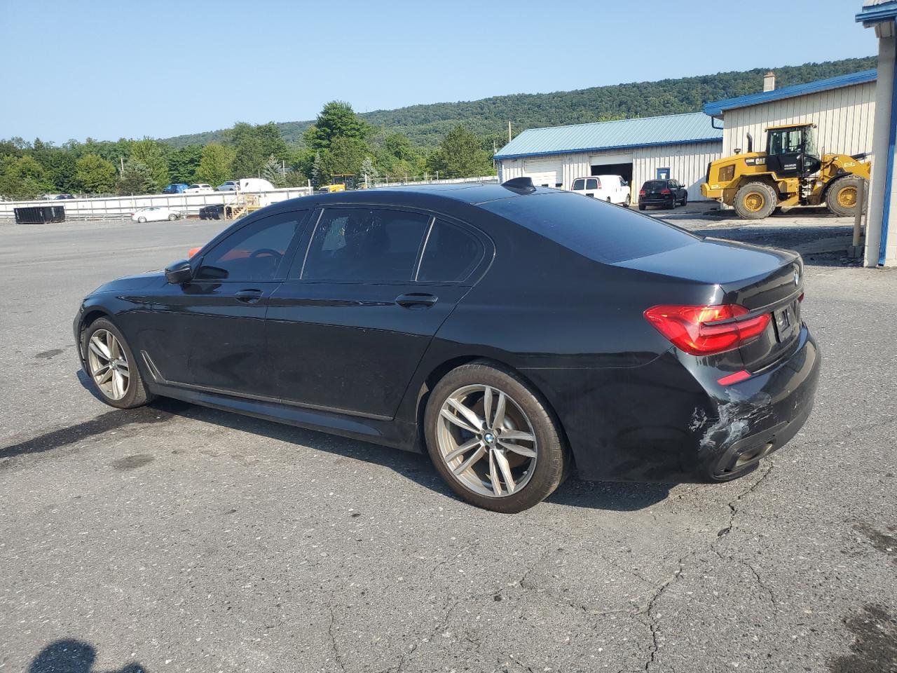 2019 BMW 740 Xi - Image 2