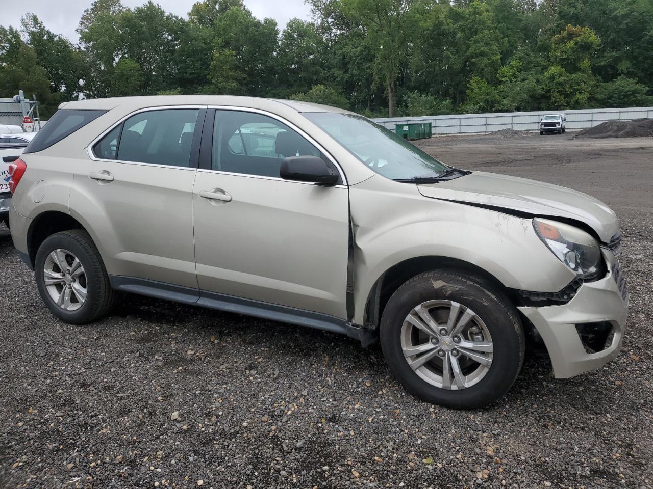 2016 Chevrolet Equinox Ls - Image 4