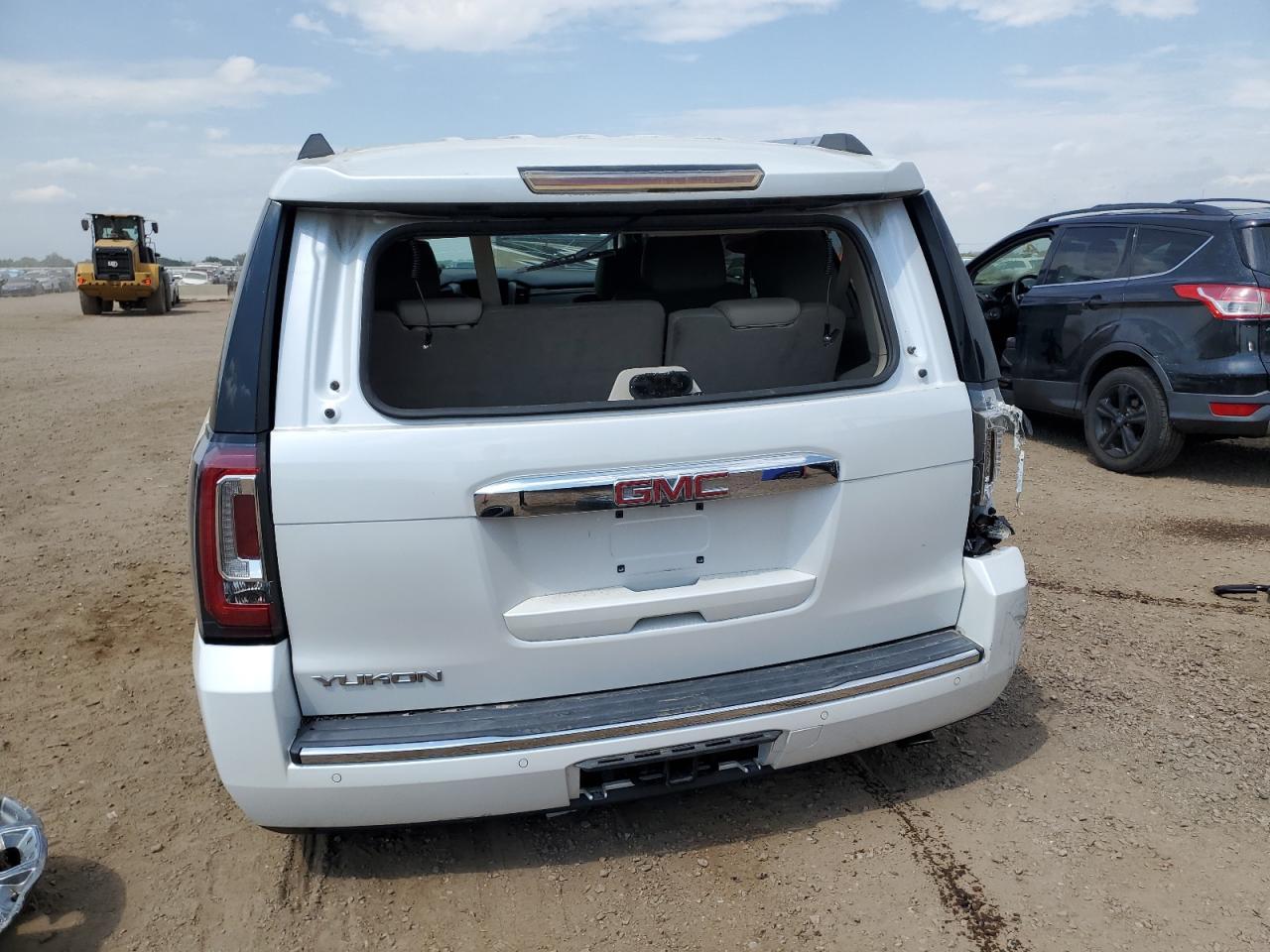 2016 GMC Yukon Denali - Фото 6