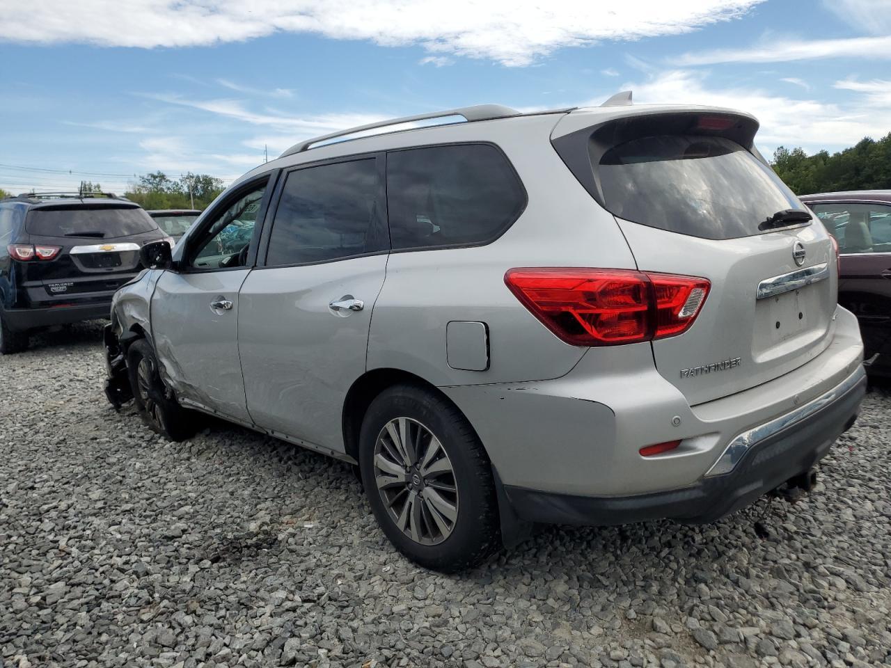 2019 Nissan Pathfinder S - Image 2