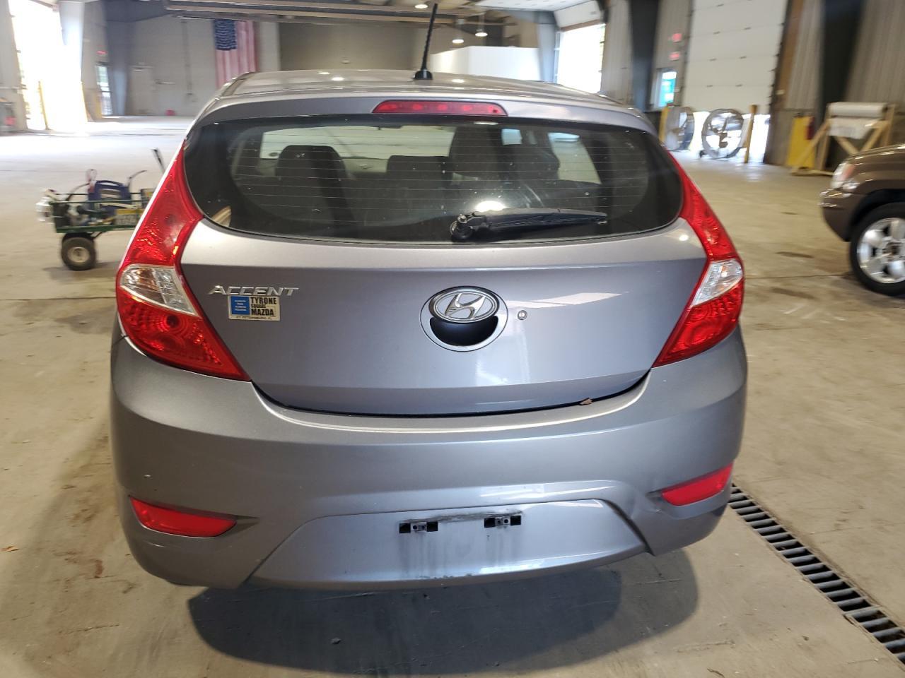 2017 Hyundai Elantra - Фото 6