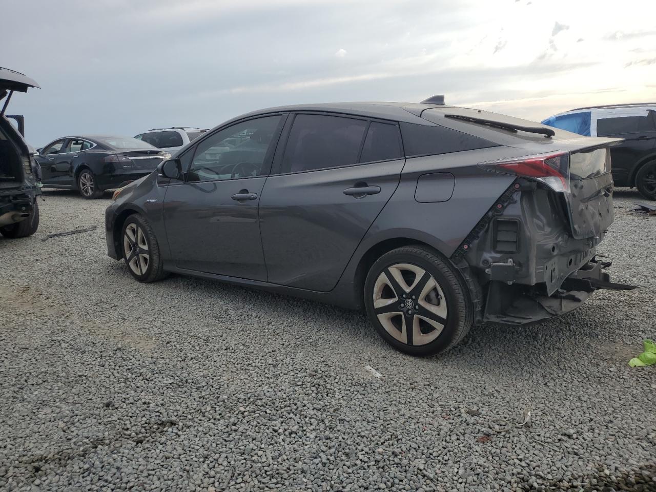 2017 Toyota Prius - Фото 2