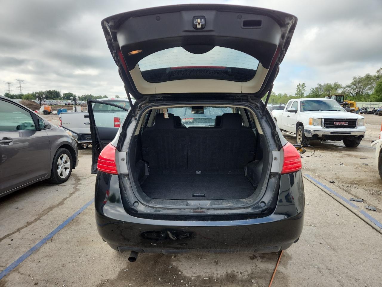 2012 Nissan Rogue S - Image 6