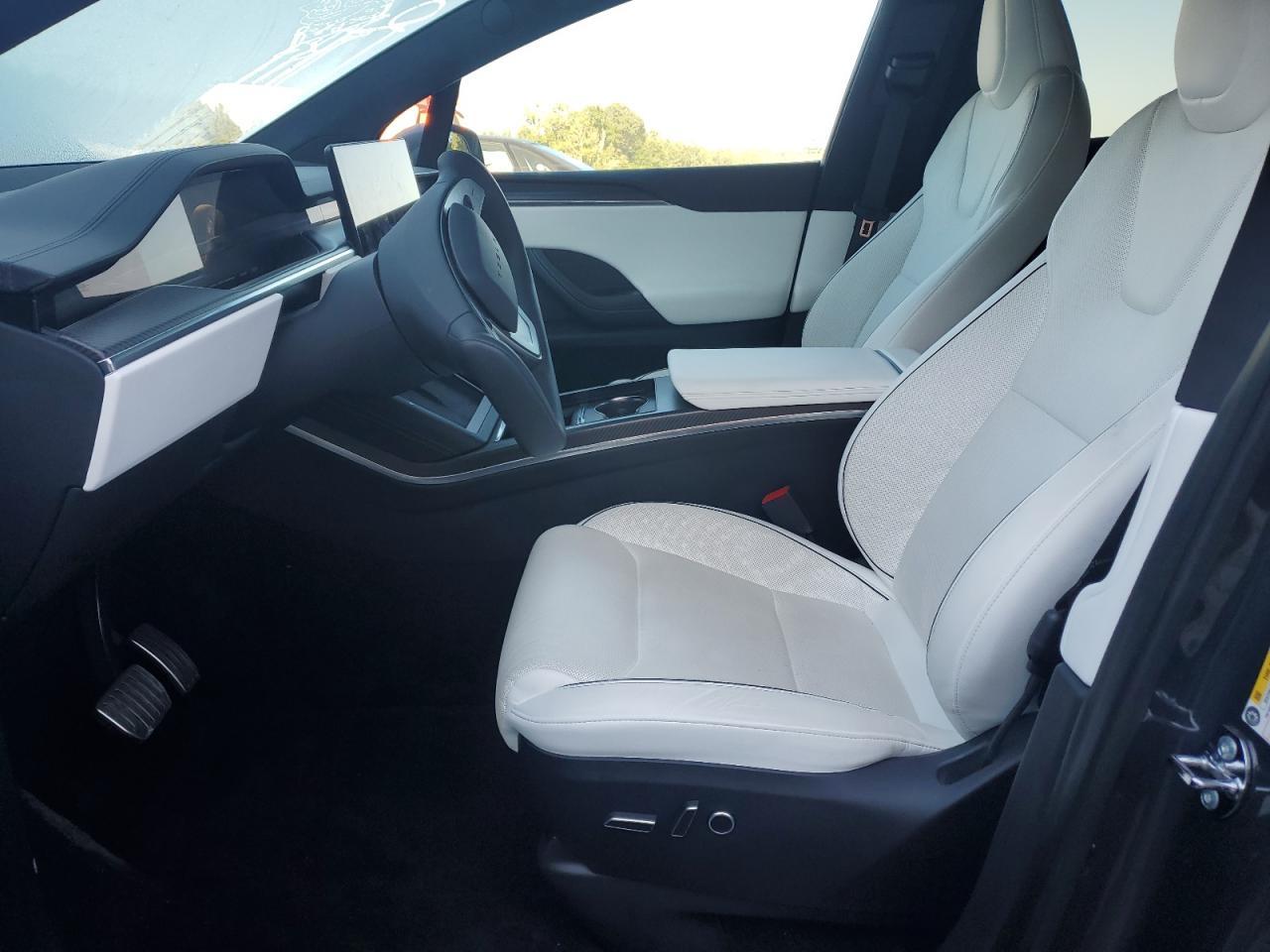 2022 Tesla Model X - Фото 7