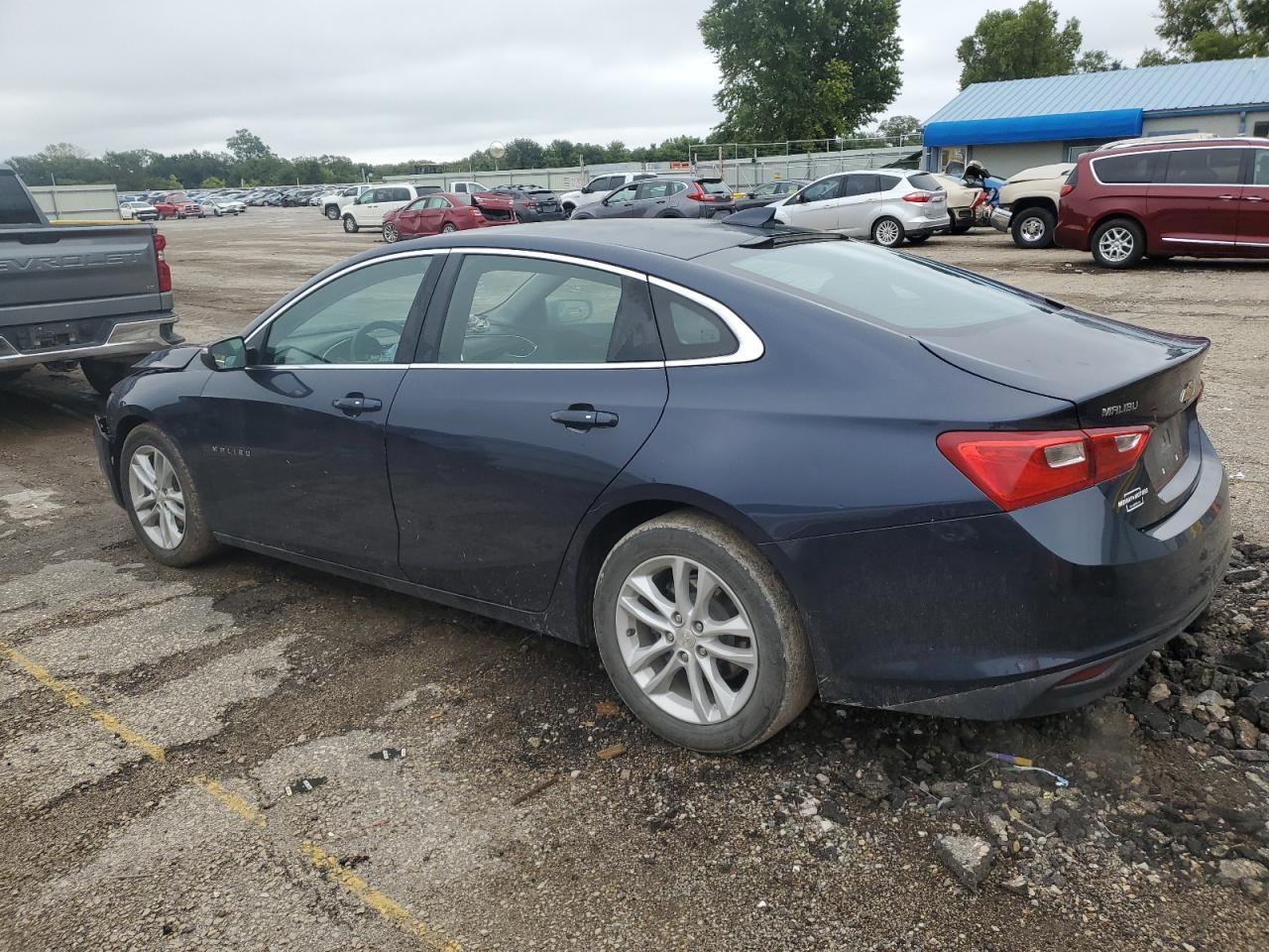 2017 Chevrolet Malibu Lt - Фото 2