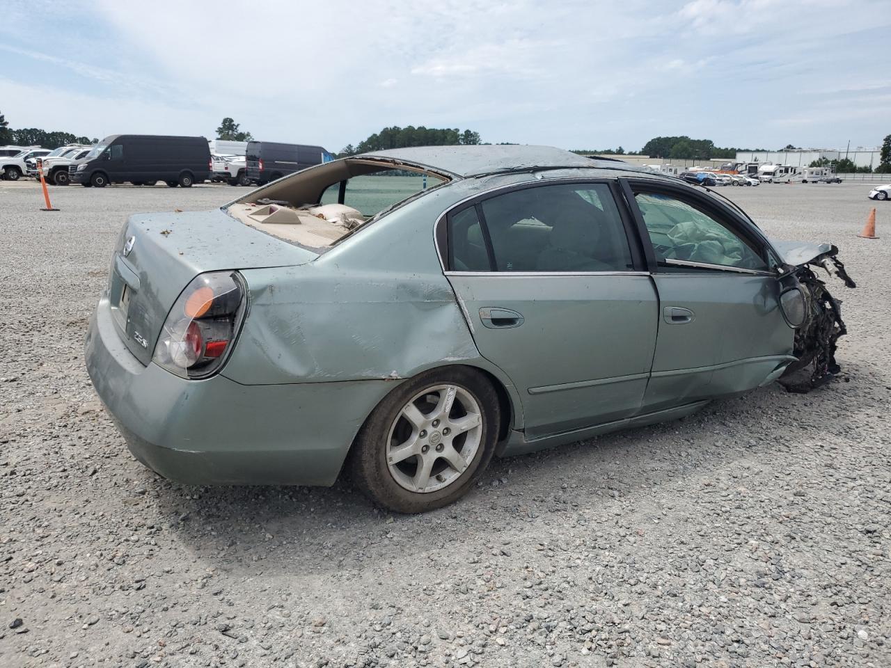 2002 Nissan Altima Base - Фото 3