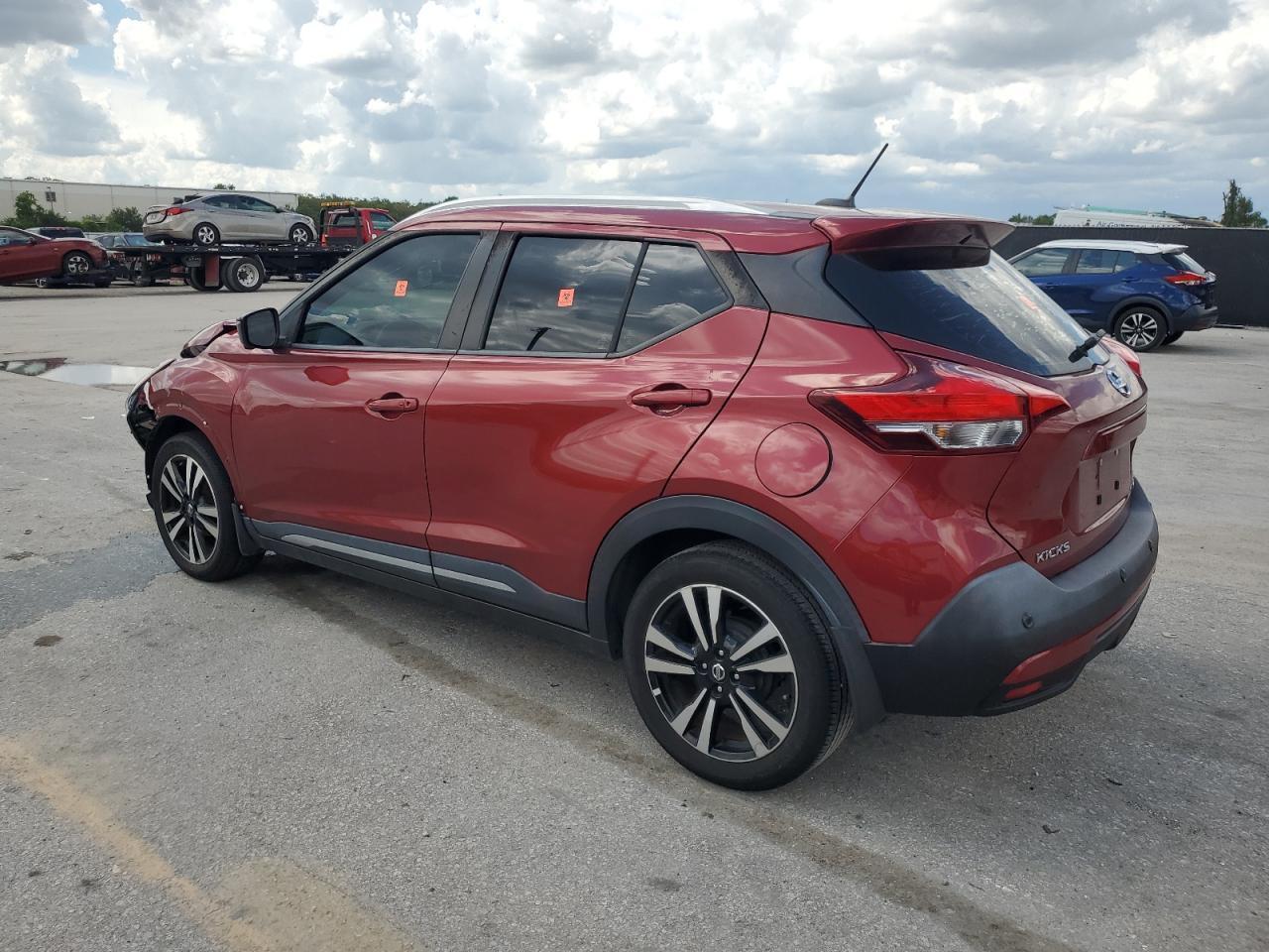 2020 Nissan Kicks Sr - Image 2