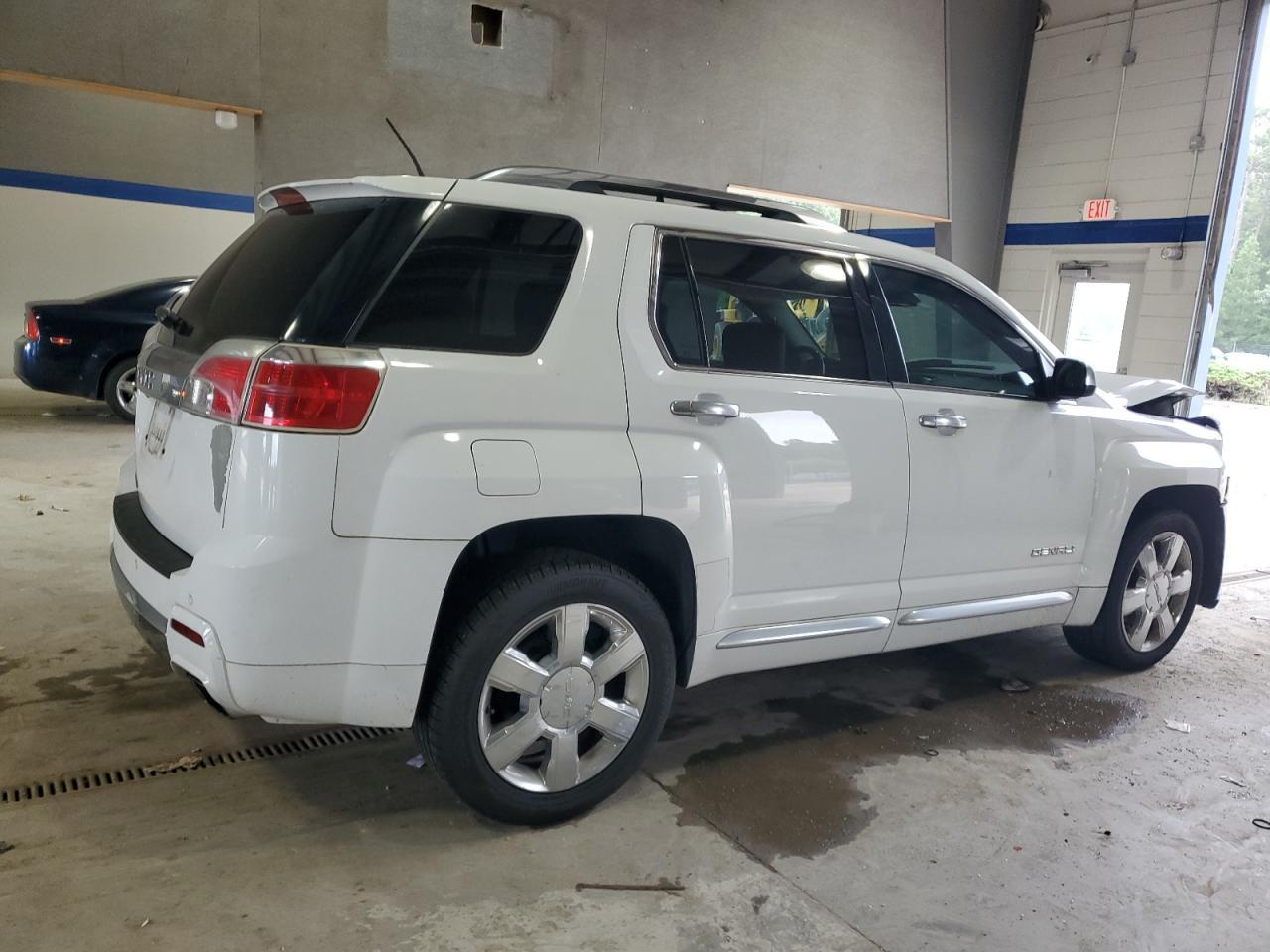 2014 GMC Terrain Denali - Image 3