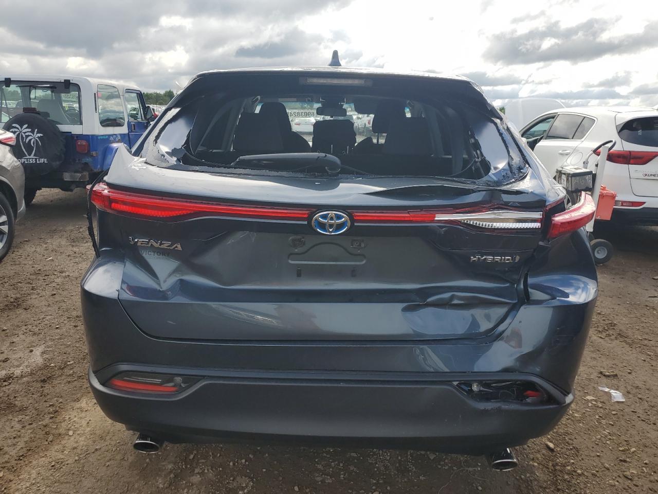 2021 Toyota Venza Le - Image 6