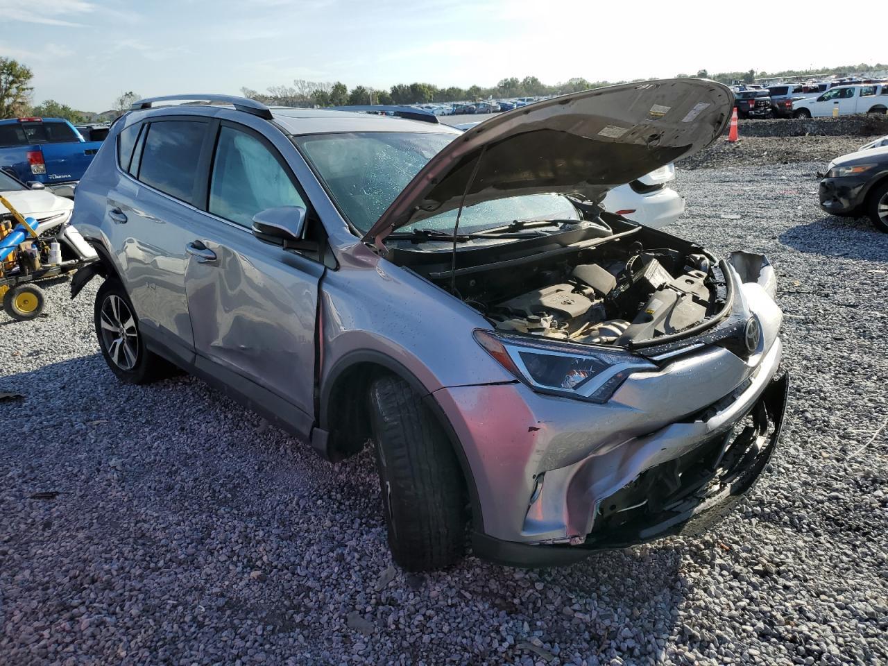 2017 Toyota Rav4 Xle - Image 4