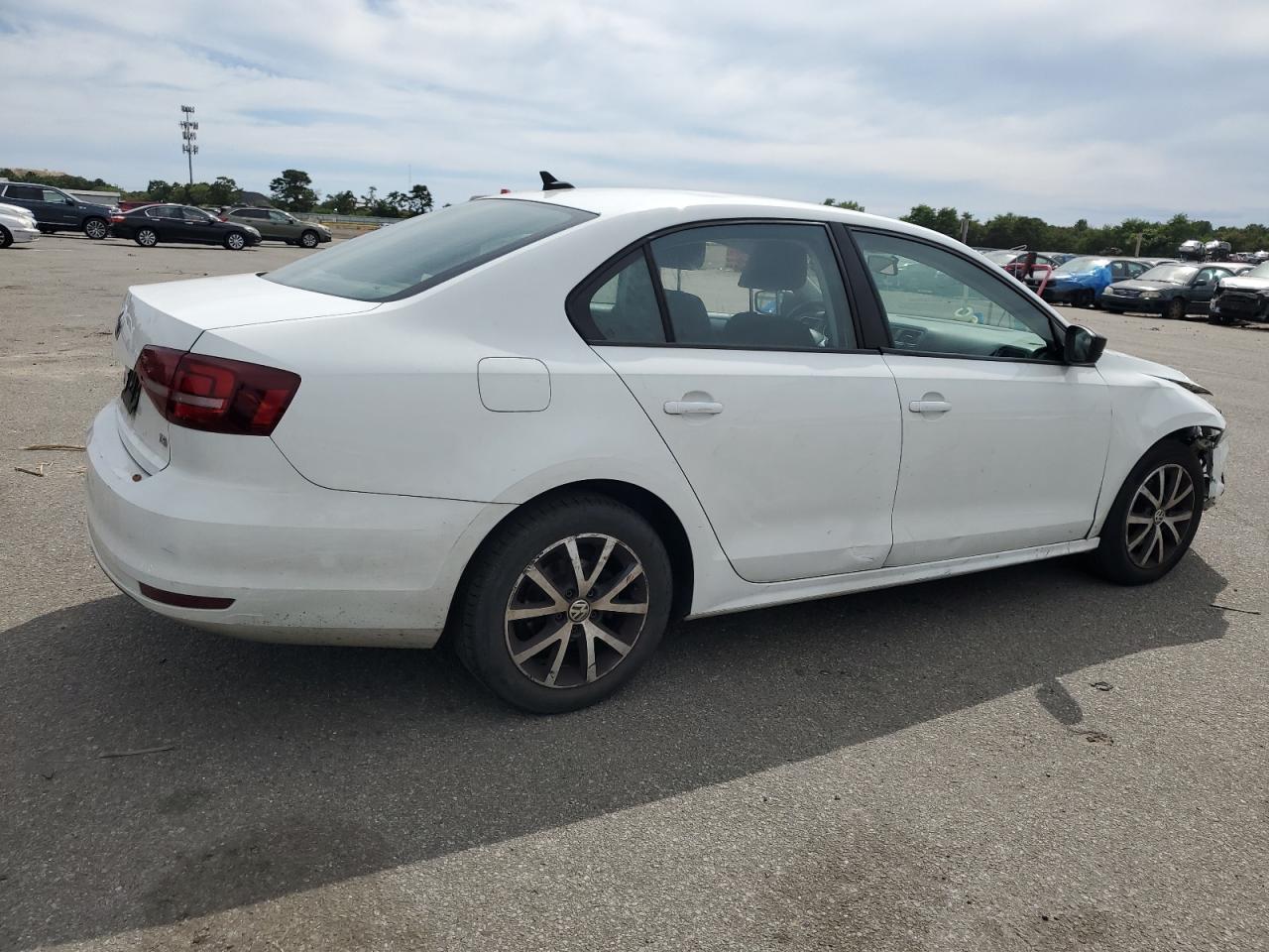 2019 Volkswagen Jetta Se - Фото 3