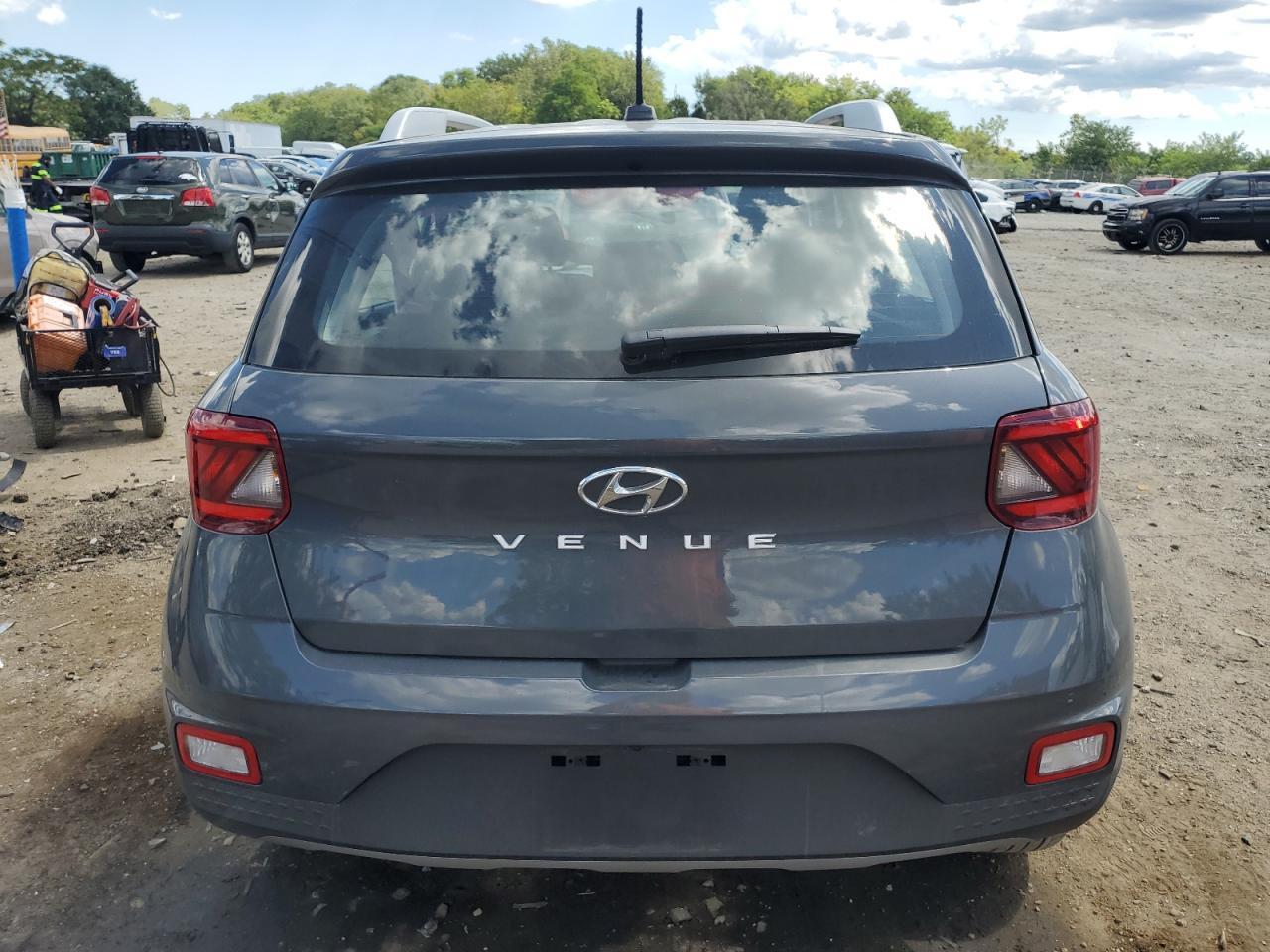 2025 Hyundai Venue Sel - Image 6