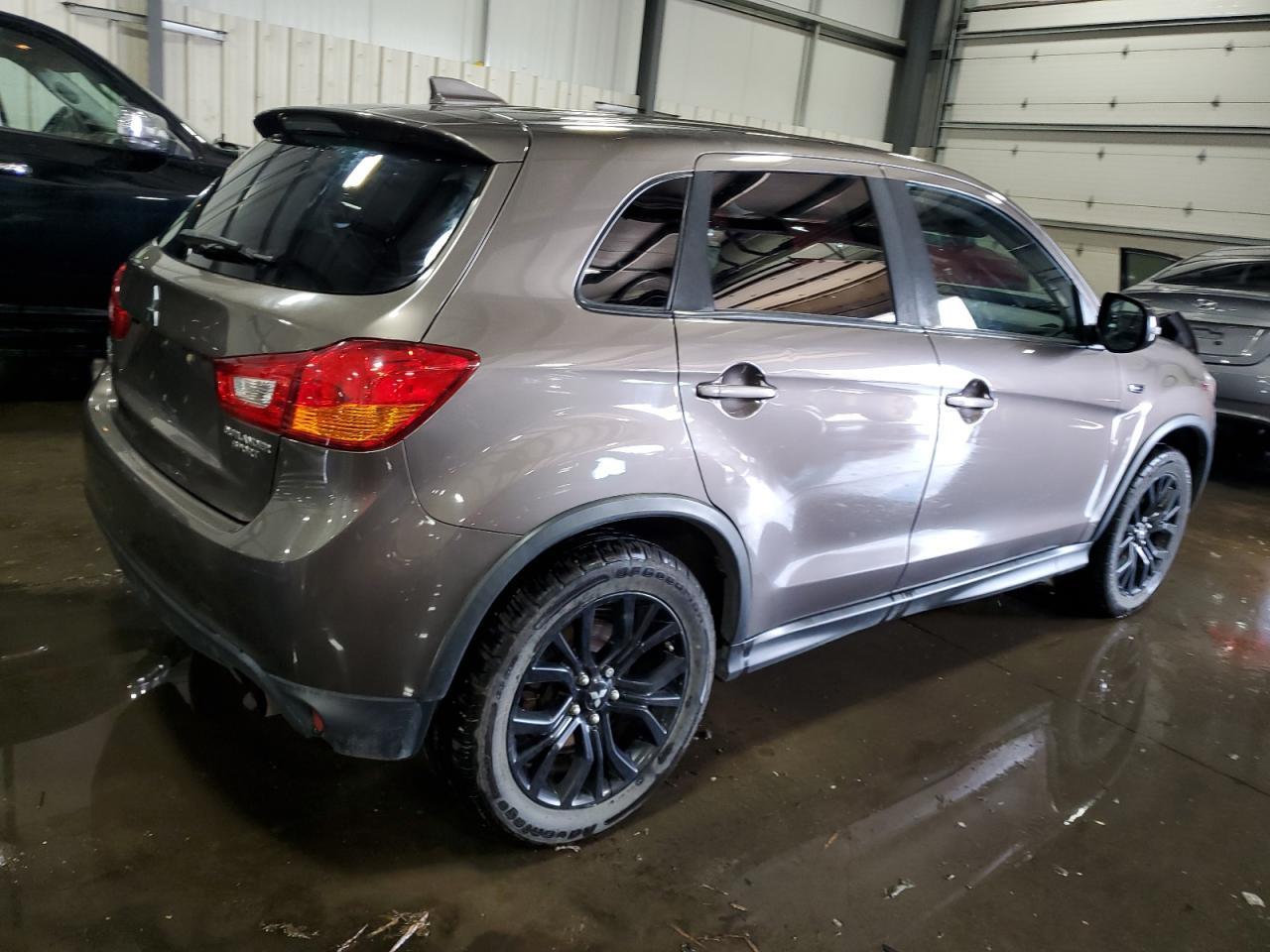 2017 Mitsubishi Outlander Sport Es - Image 3