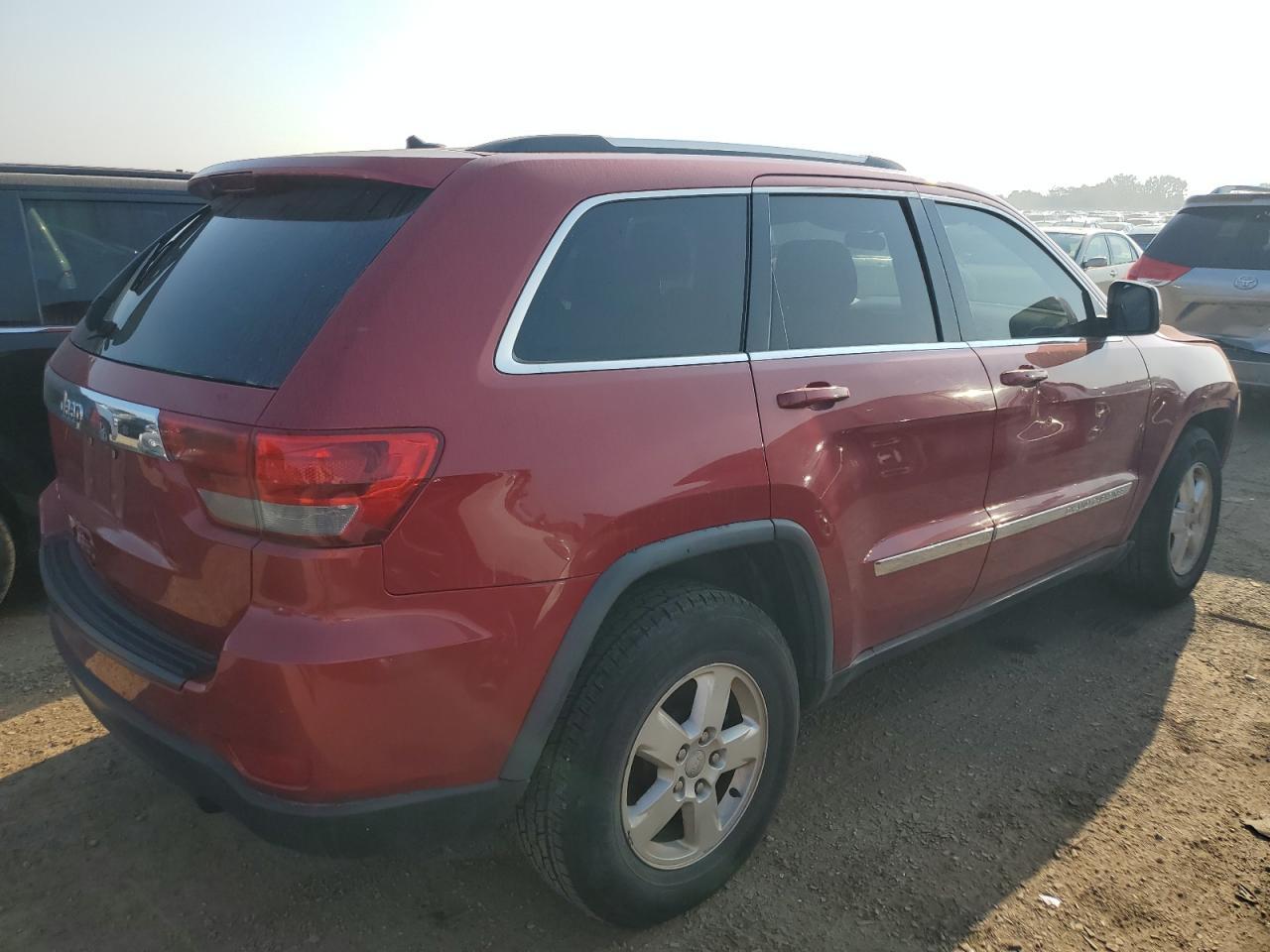 2011 Jeep Grand Cherokee Laredo - Image 3