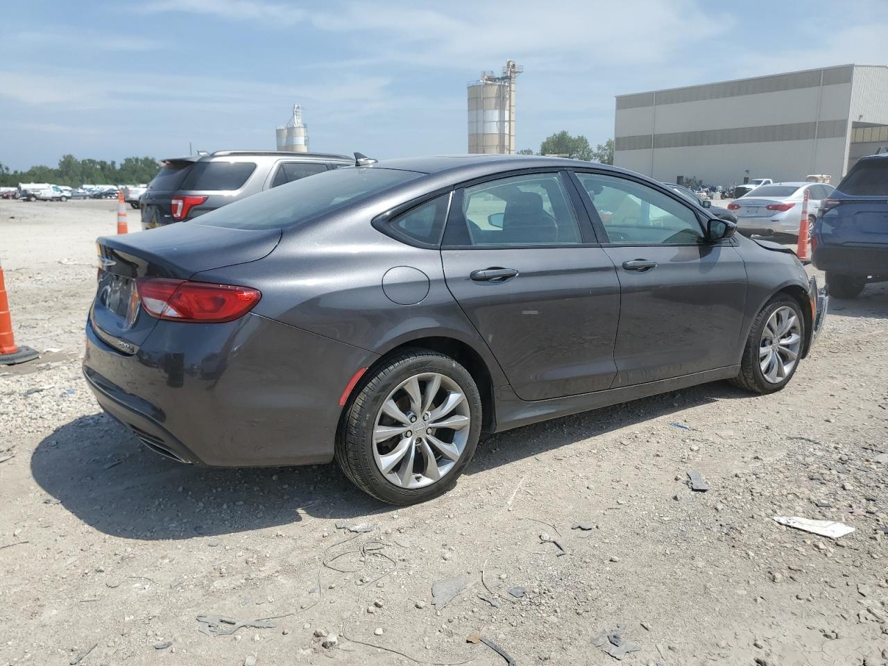 2016 Chrysler 200 S - Фото 3