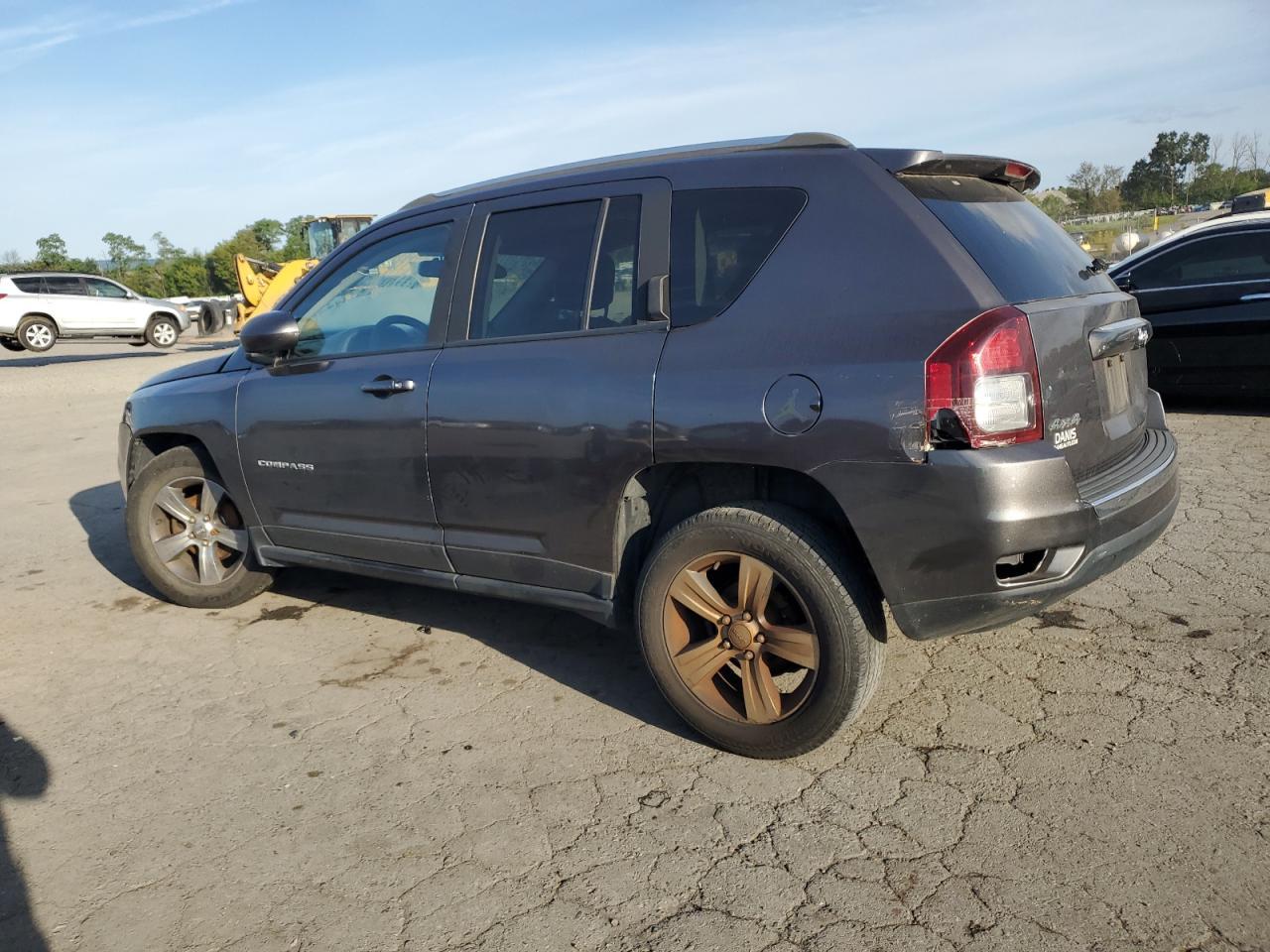 2016 Jeep Compass Latitude - Фото 2