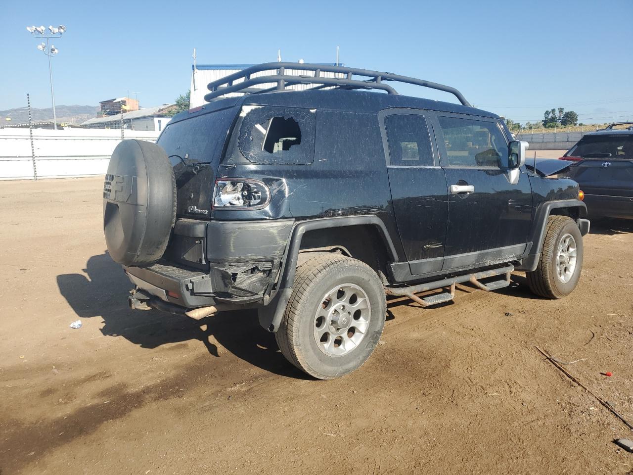 2012 Toyota Fj Cruiser - Image 3