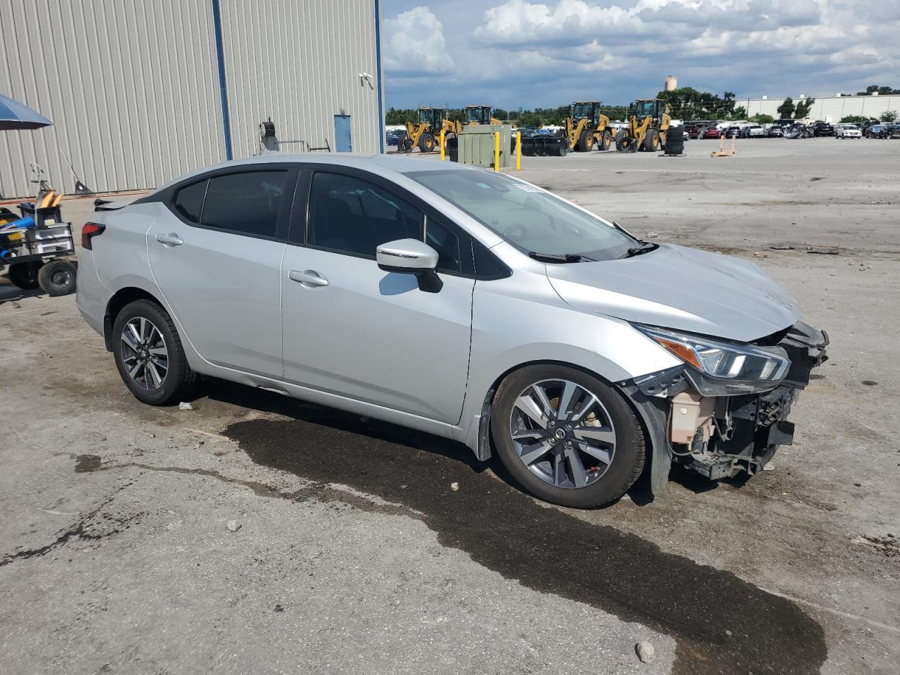 2020 Nissan Versa Sv - Фото 4