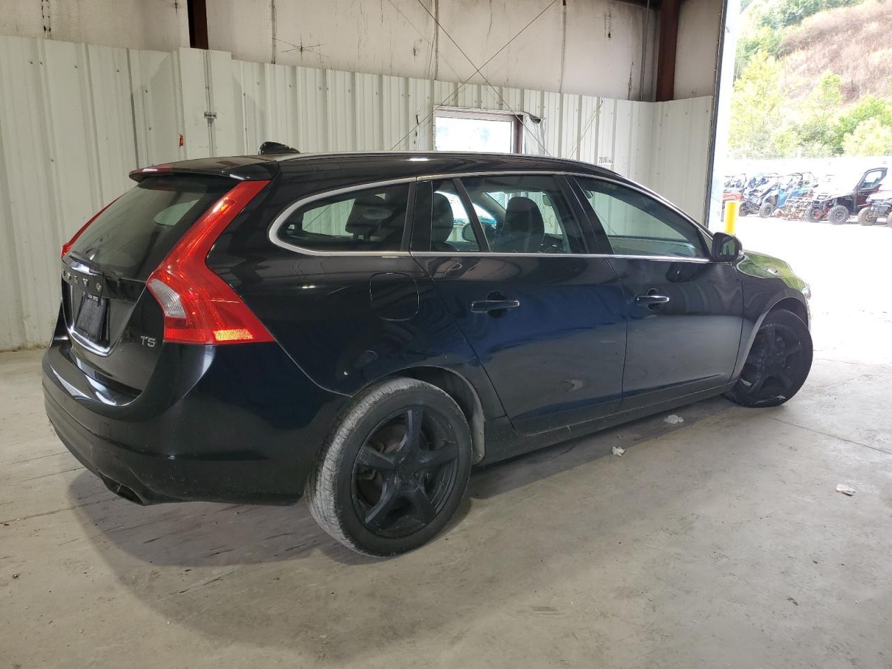 2017 Volvo V60 T5 Premier - Фото 3