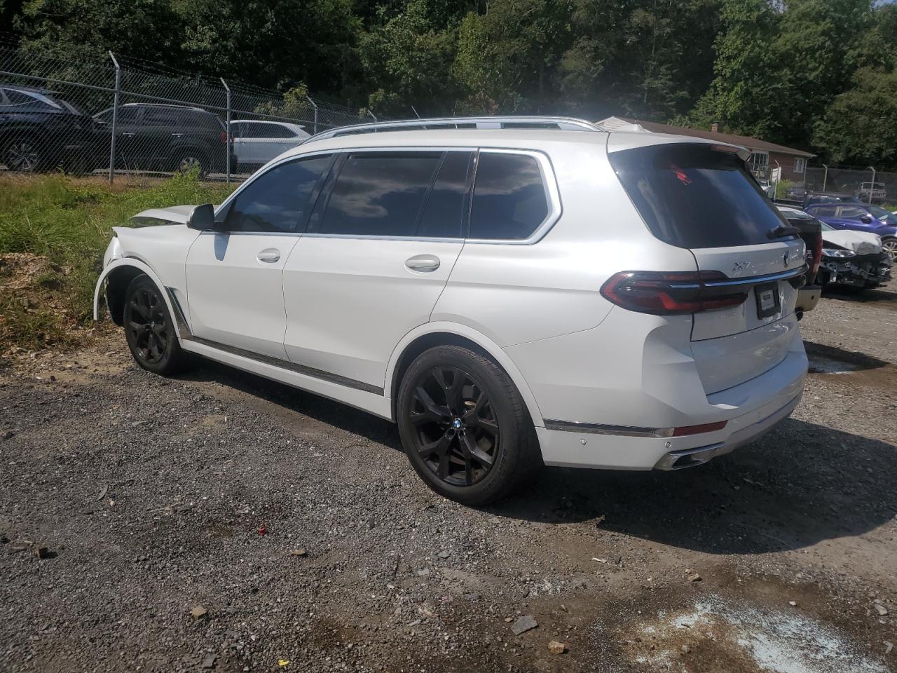 2023 BMW X7 xDrive40I - Image 2