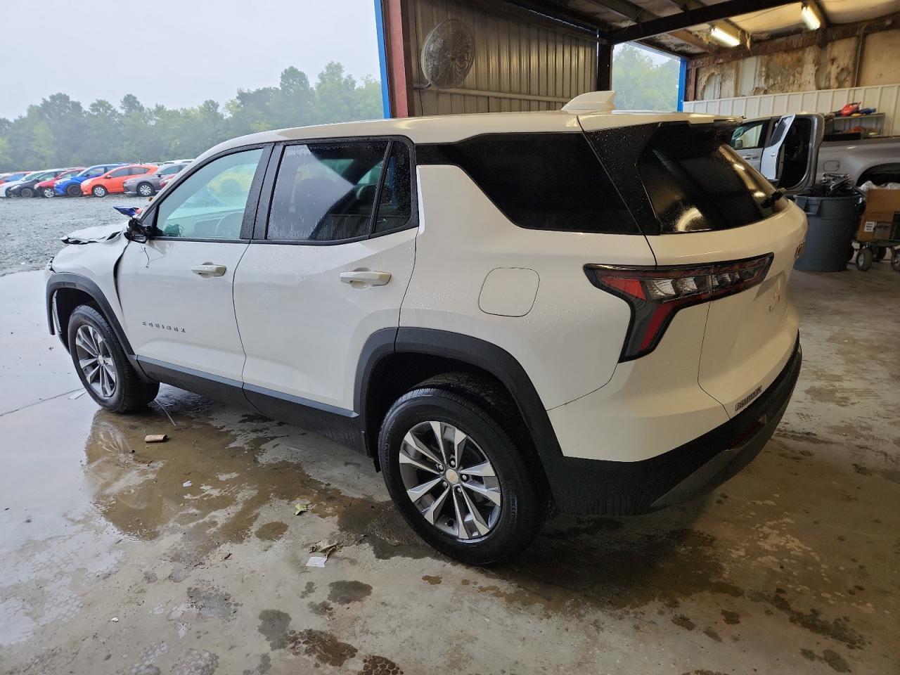 2025 Chevrolet Equinox Lt - Image 2
