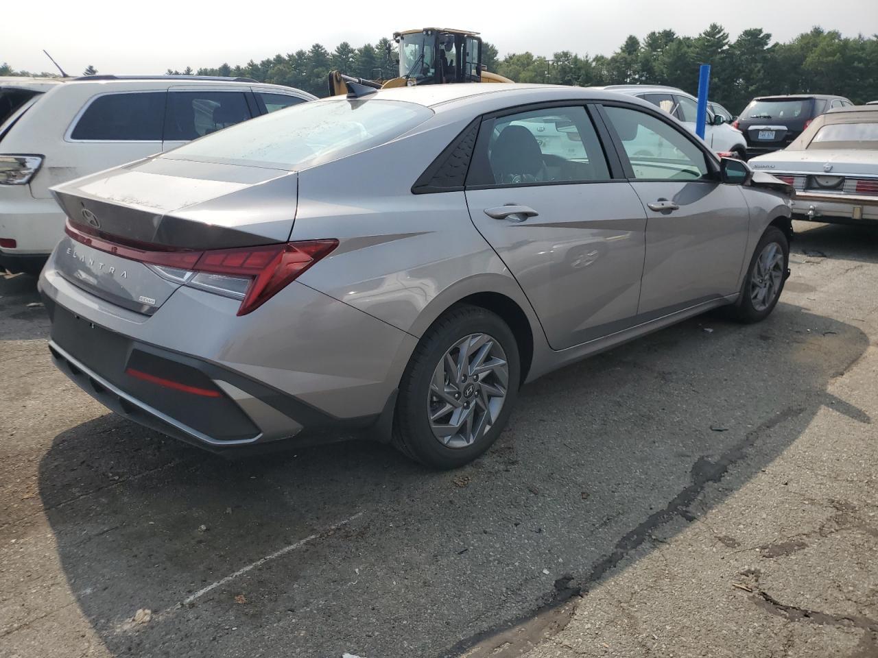 2025 Hyundai Elantra Blue - Фото 3