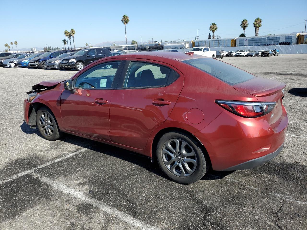 2019 Toyota Yaris L - Фото 2