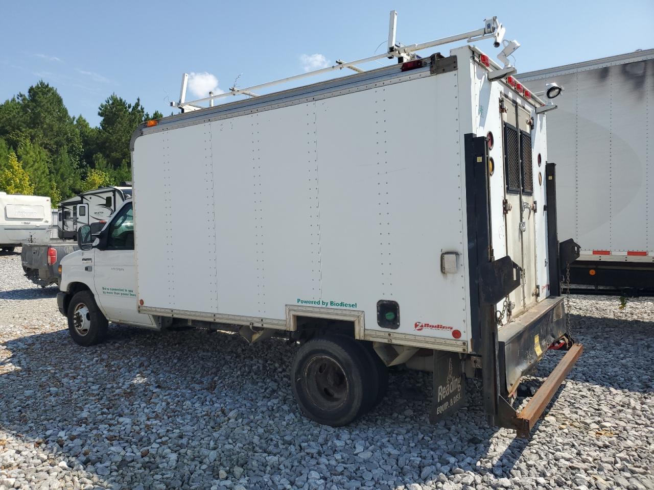 2009 Ford Econoline E450 Super Duty Cutaway Van - Фото 2