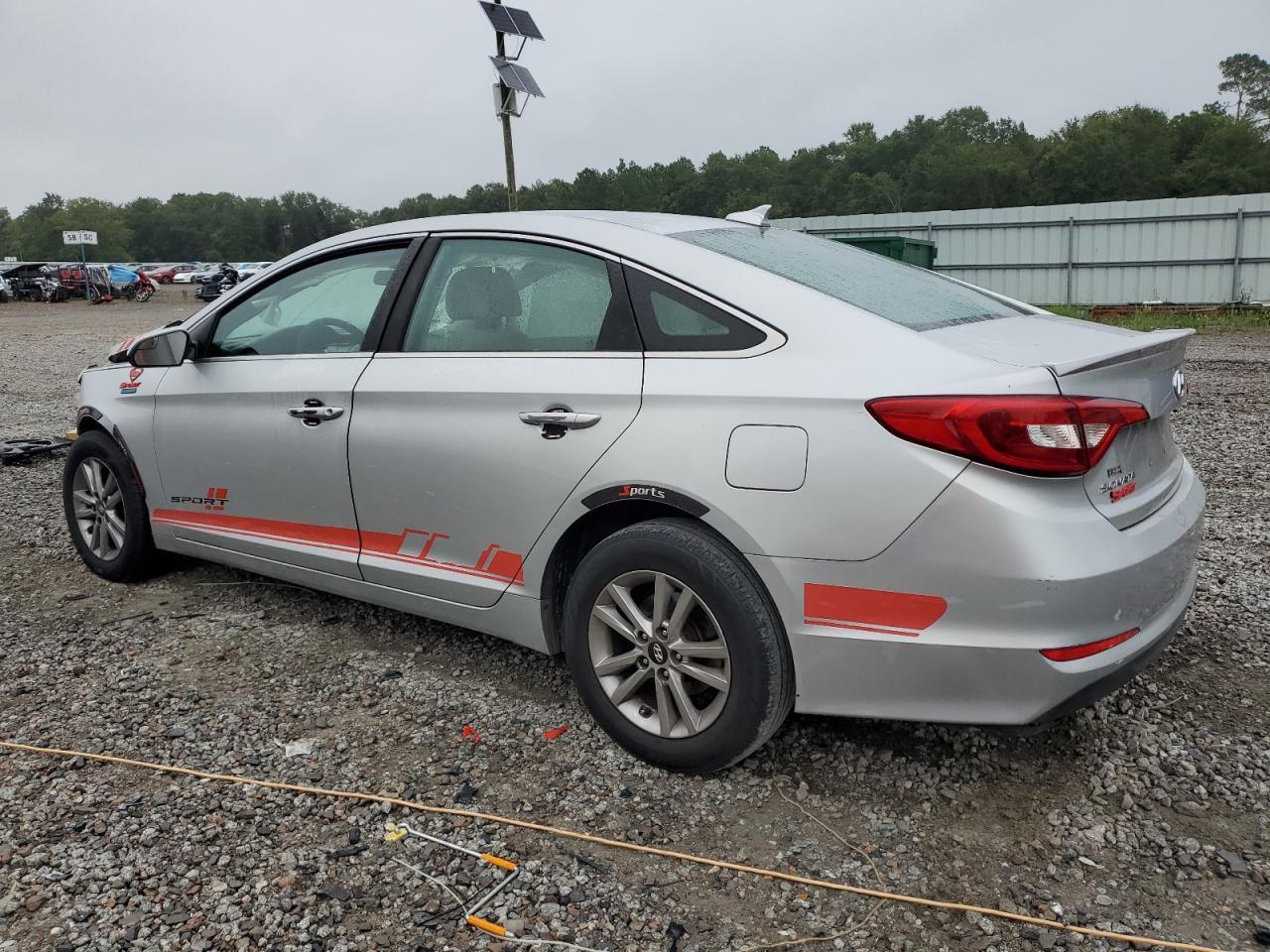 2016 Hyundai Sonata Se - Image 2