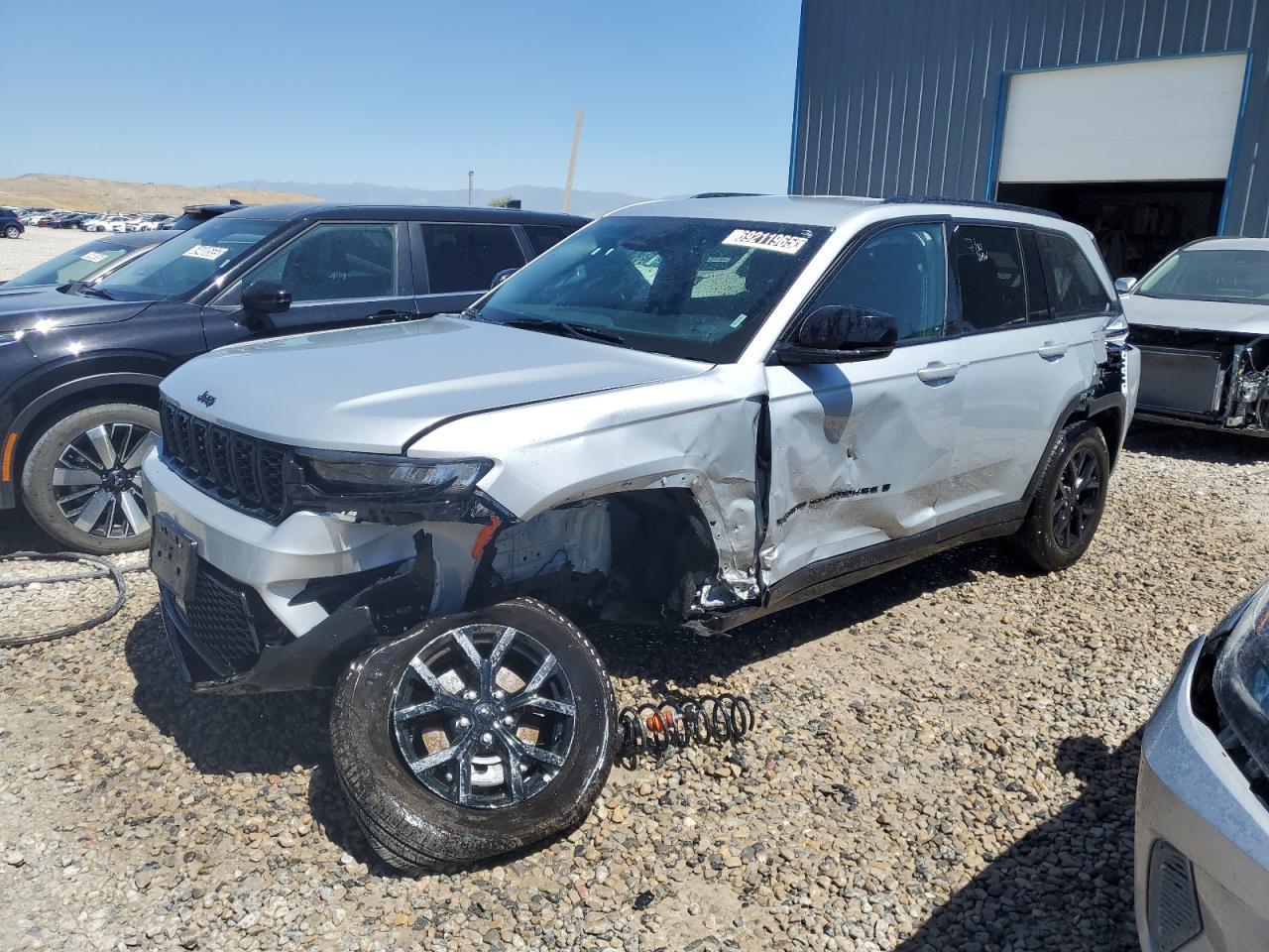 2025 Jeep Grand Cherokee Laredo