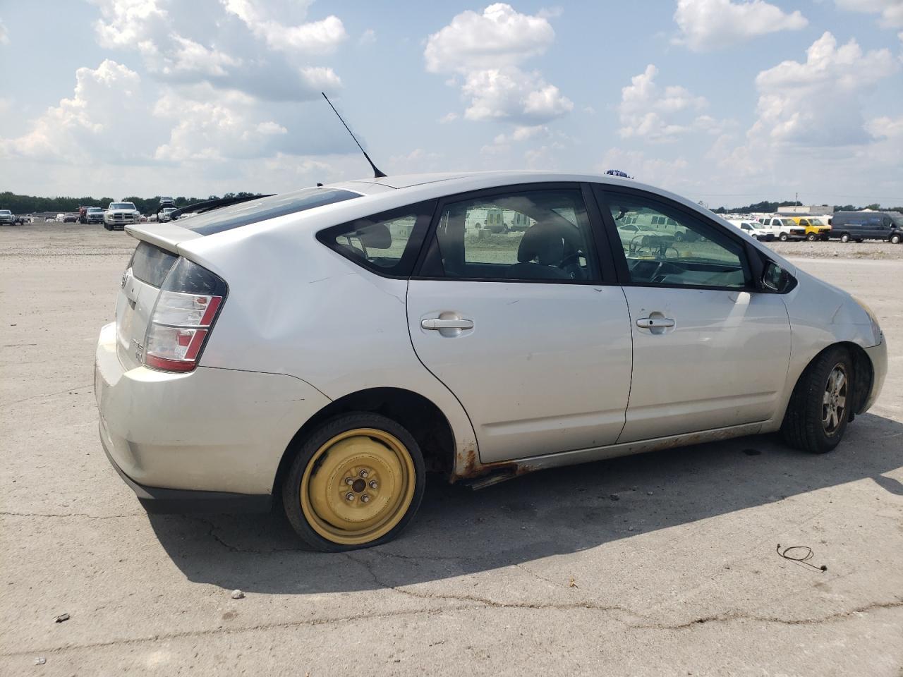 2005 Toyota Prius - Фото 3