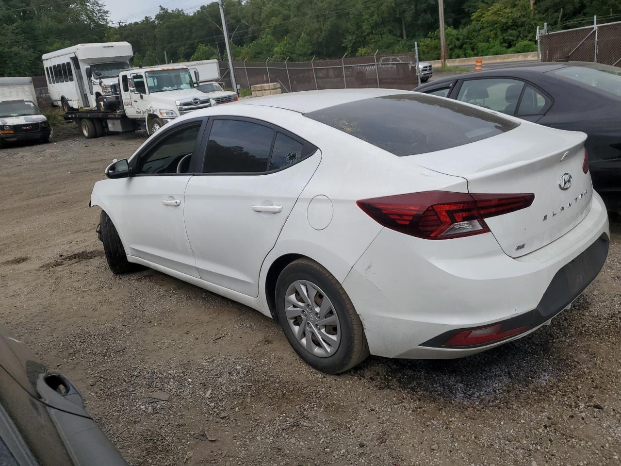 2019 Hyundai Elantra Se - Фото 2