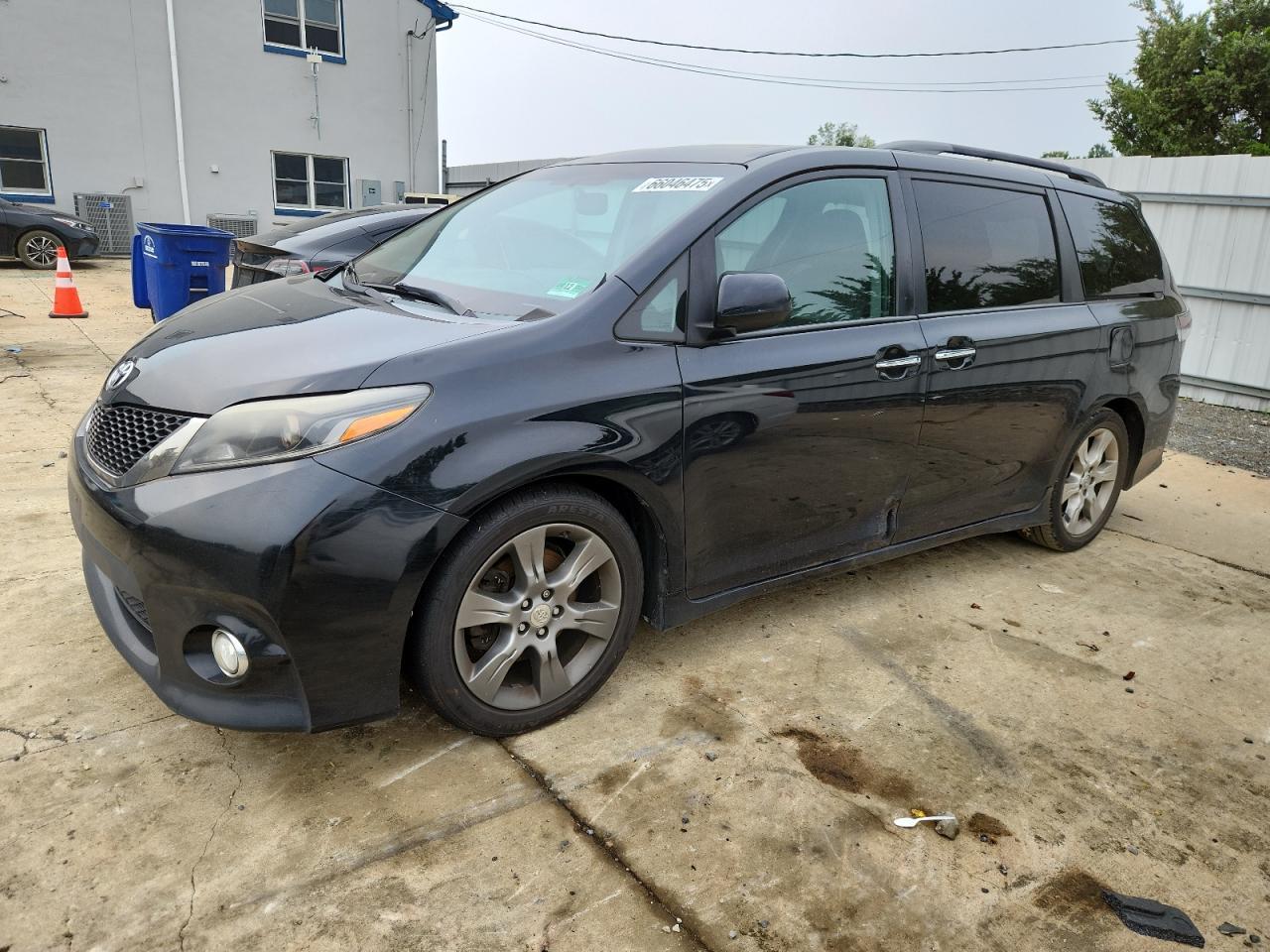 2015 Toyota Sienna Sport