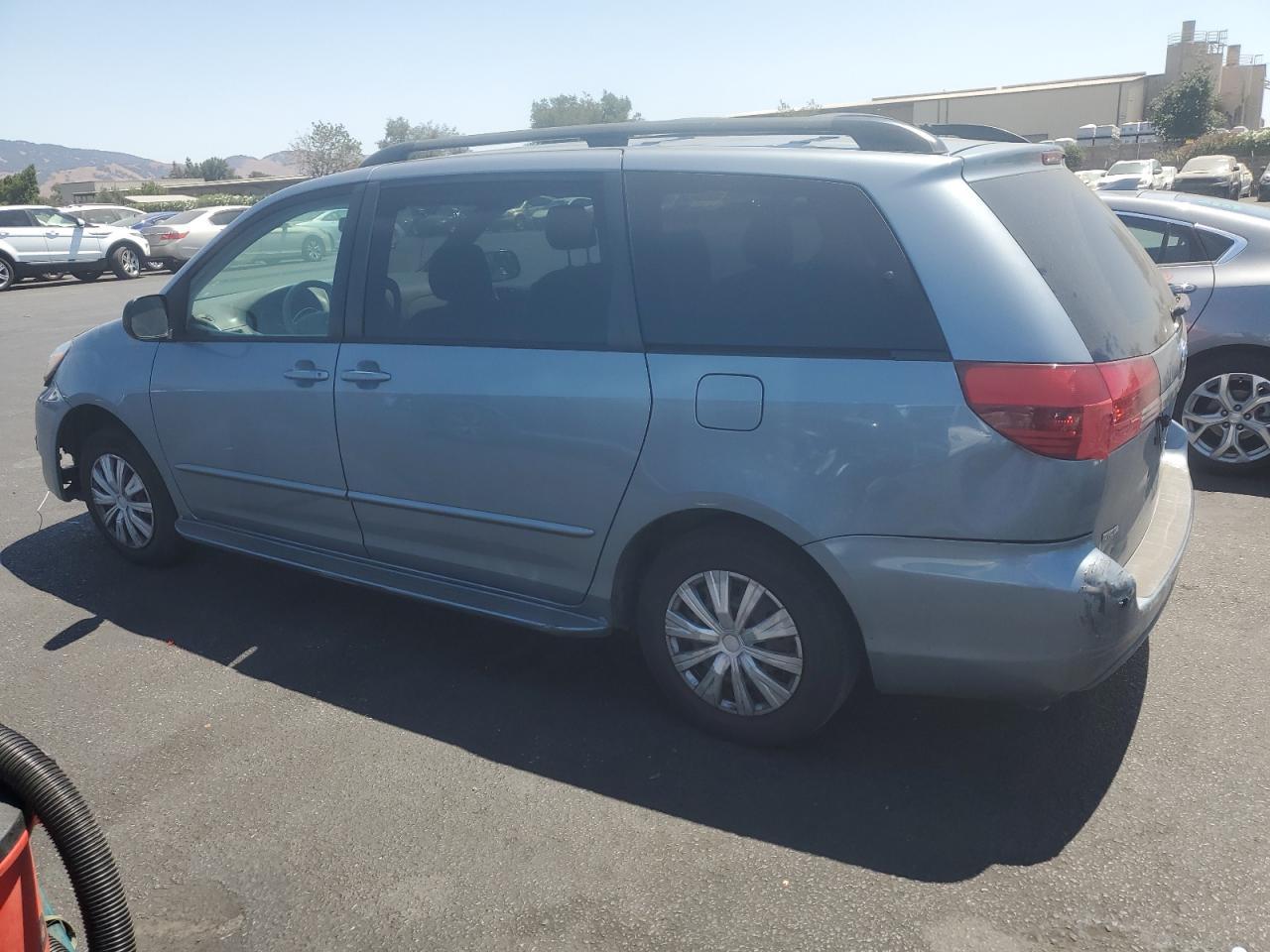 2004 Toyota Sienna Ce - Фото 2