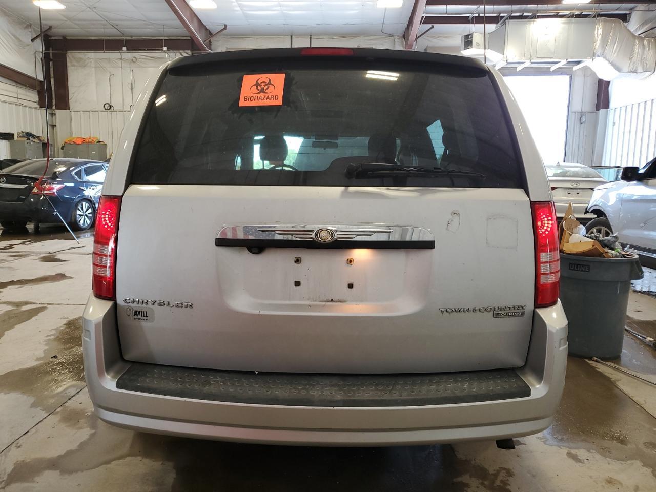 2009 Chrysler Town & Country Touring - Фото 6