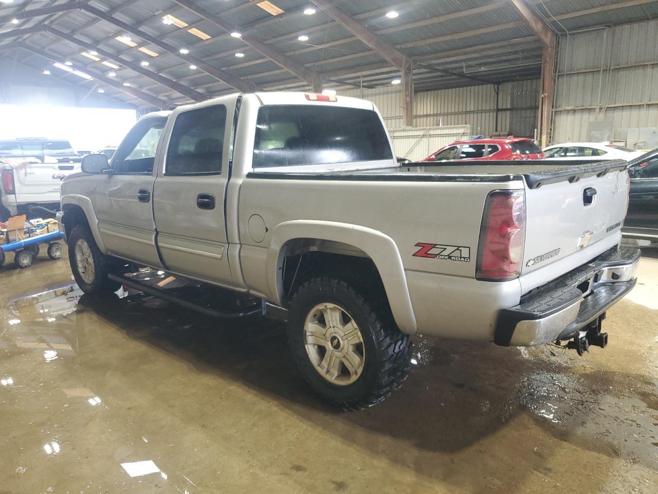 2005 Chevrolet Silverado K1500 - Image 3