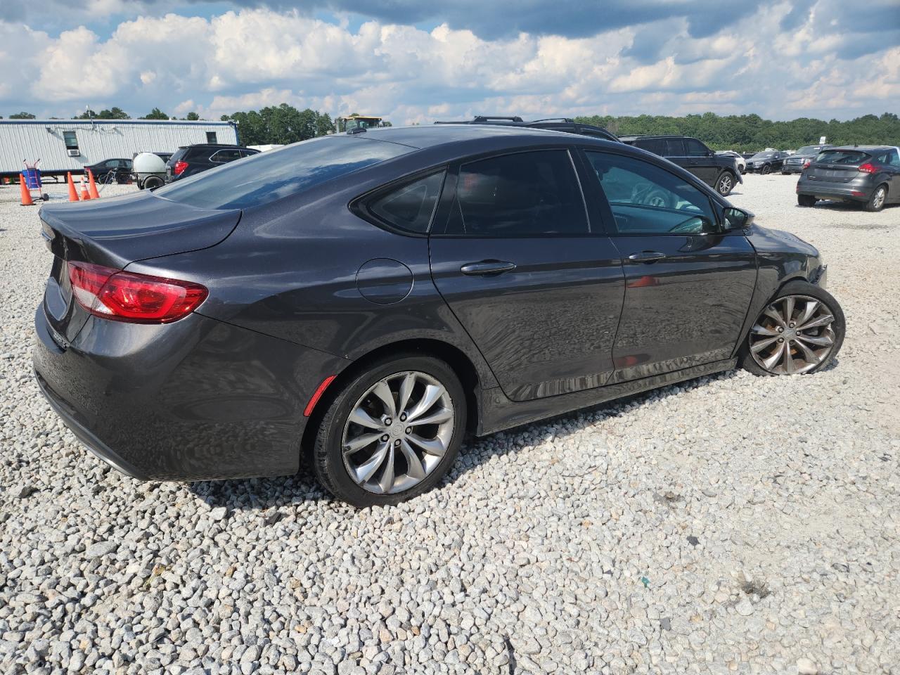 2015 Chrysler 200 S - Image 3