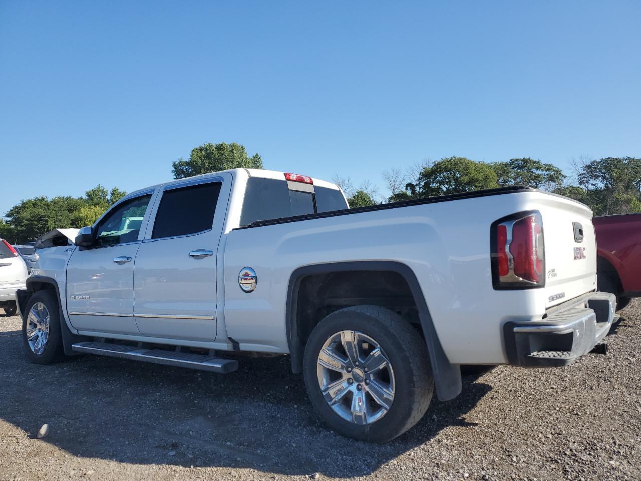 2016 GMC Sierra - Image 2