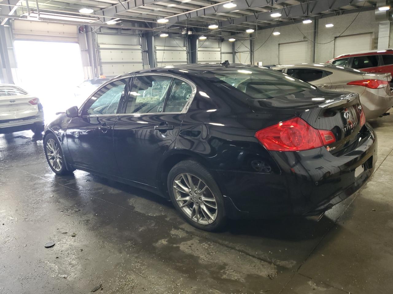 2013 Infiniti G37 - Фото 2