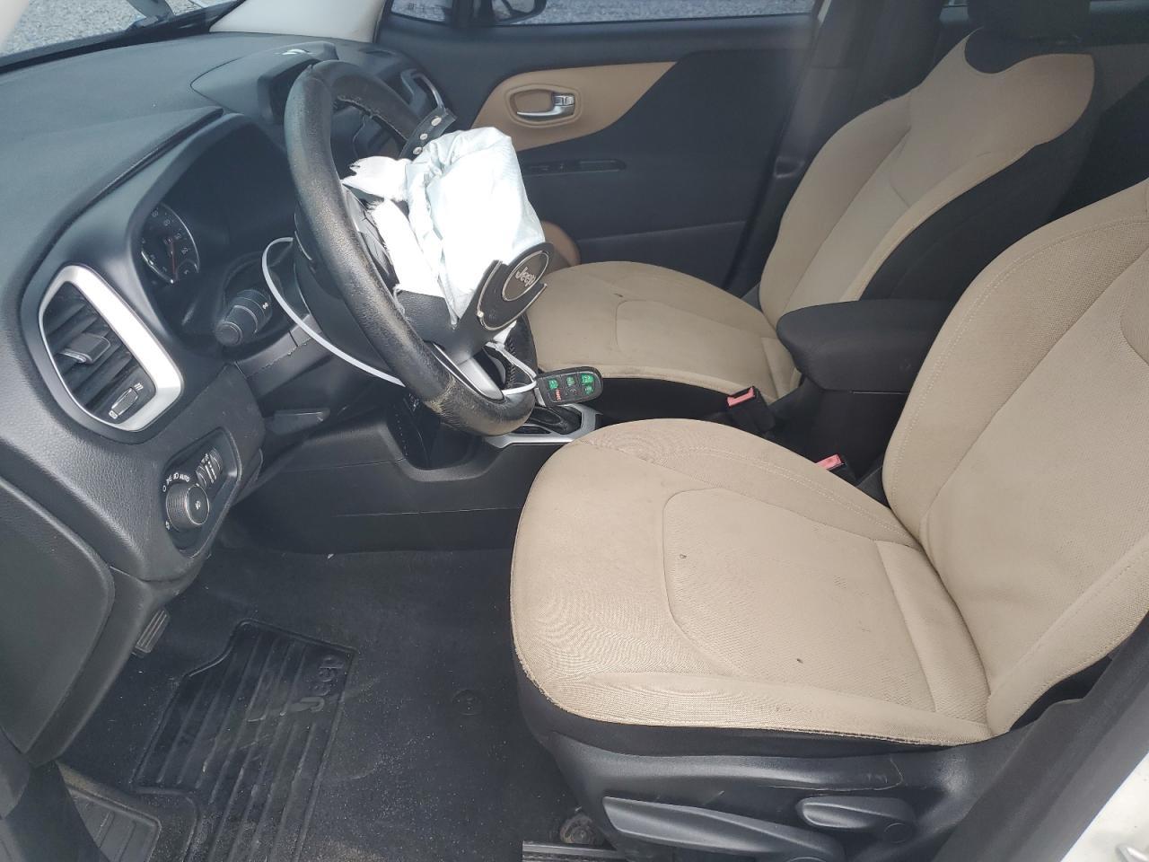 2017 Jeep Renegade Latitude - Image 7