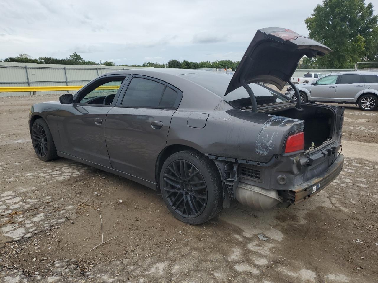 2014 Dodge Charger Se - Image 2
