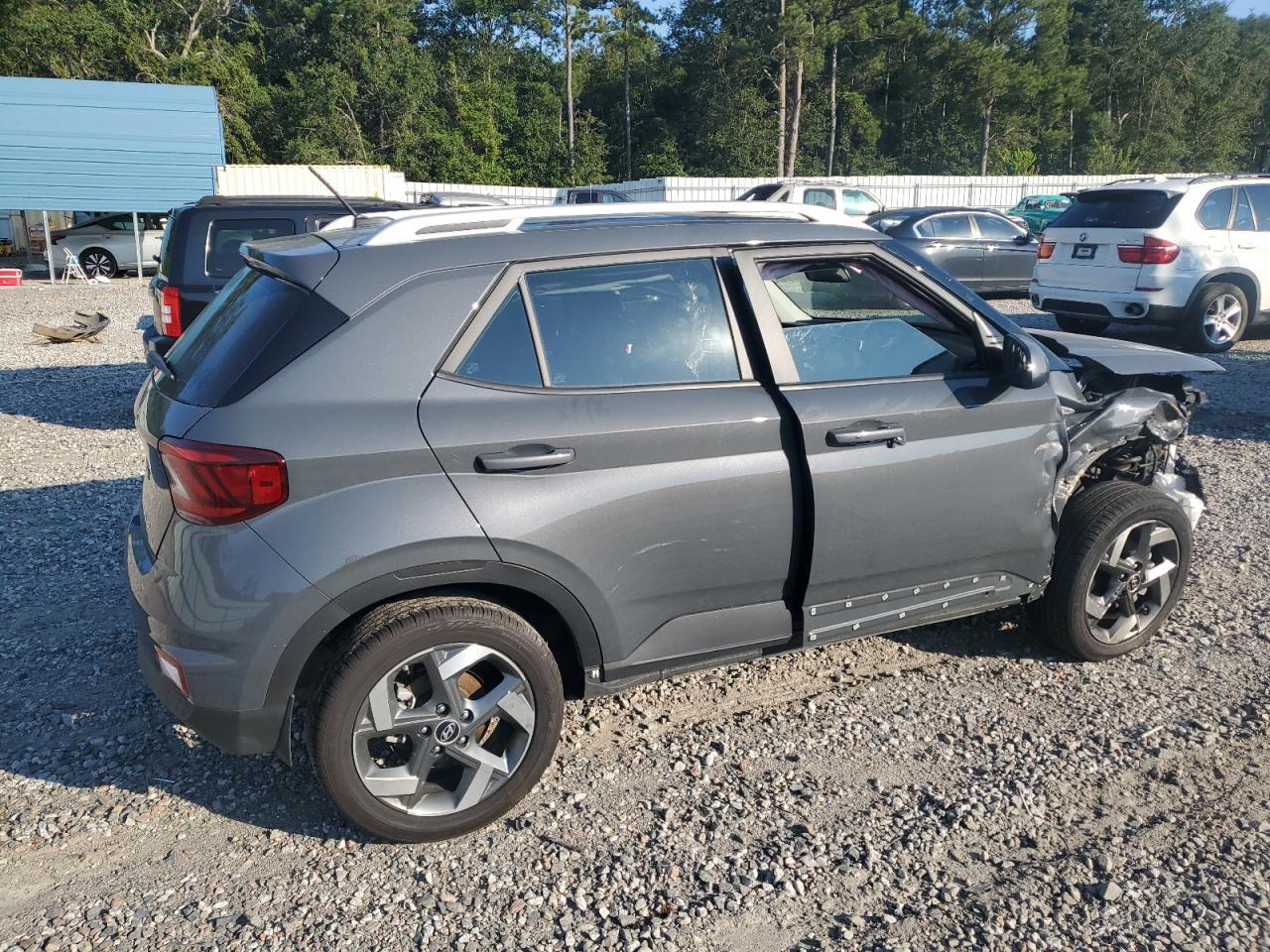 2025 Hyundai Venue Sel - Image 3