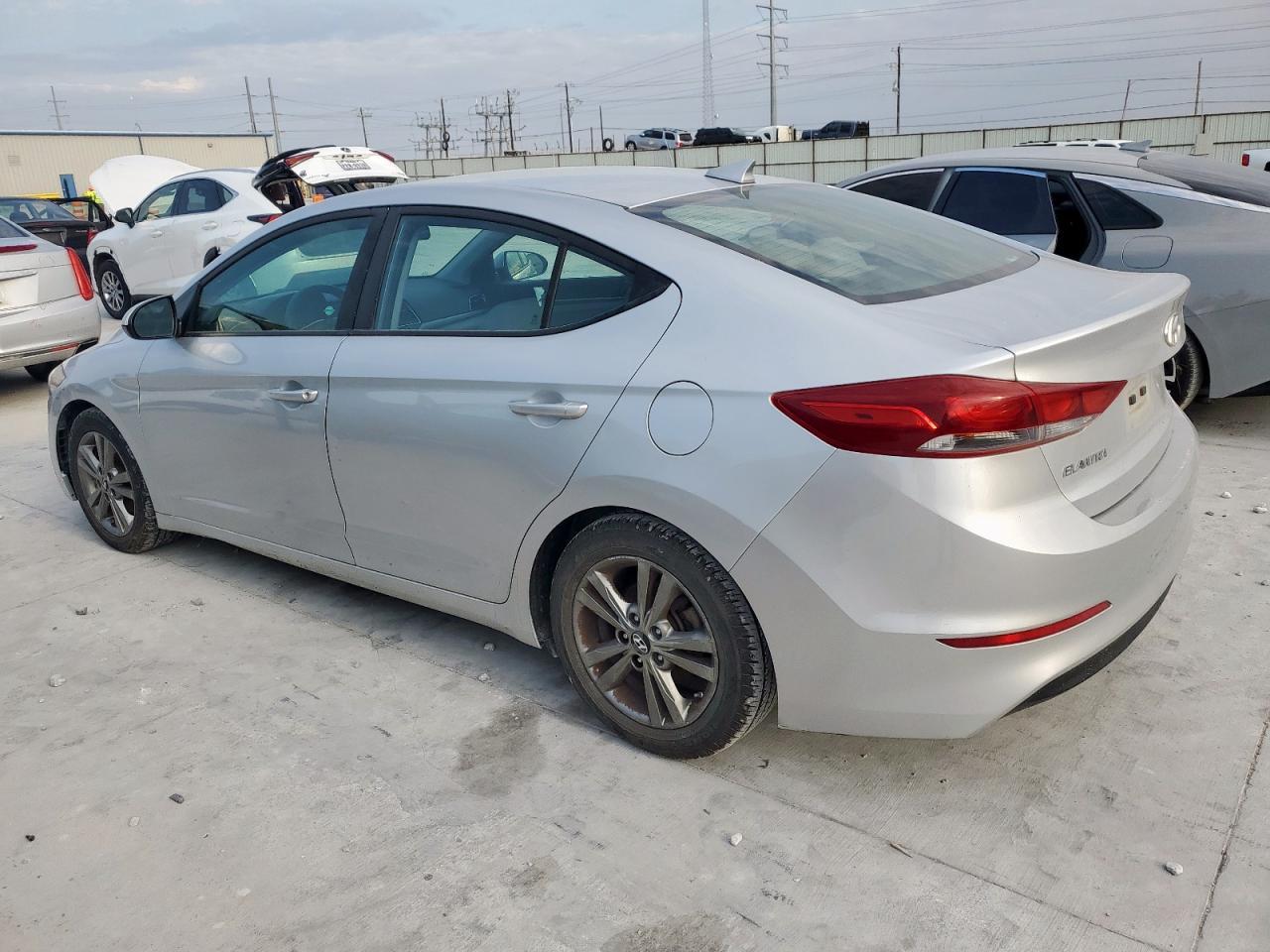 2018 Hyundai Elantra Sel - Image 2