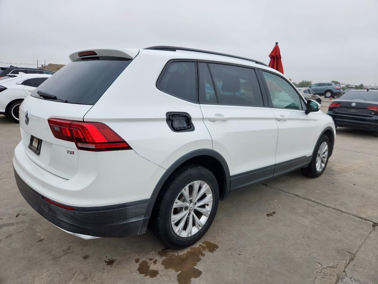 2018 Volkswagen Tiguan S - Фото 3